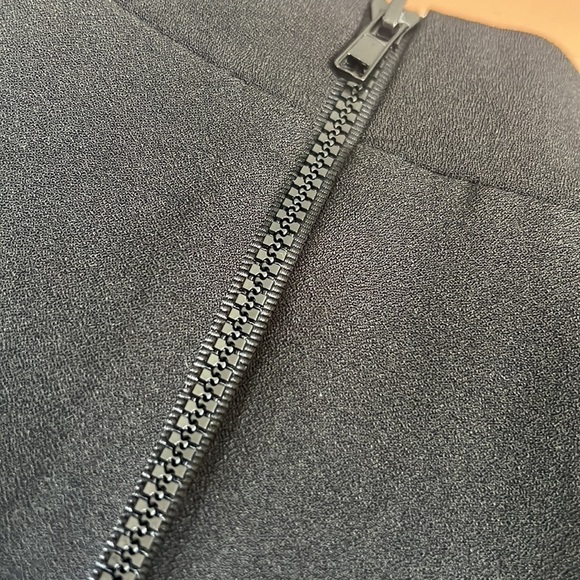 RED SAKS FIFTH AVENUE High Neck Black Top Sleeveless Blouse Medium - Picture 5 of 5